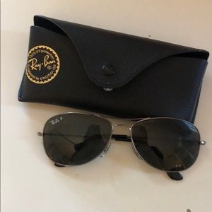 Men’s black aviator style ray bans polzarized
